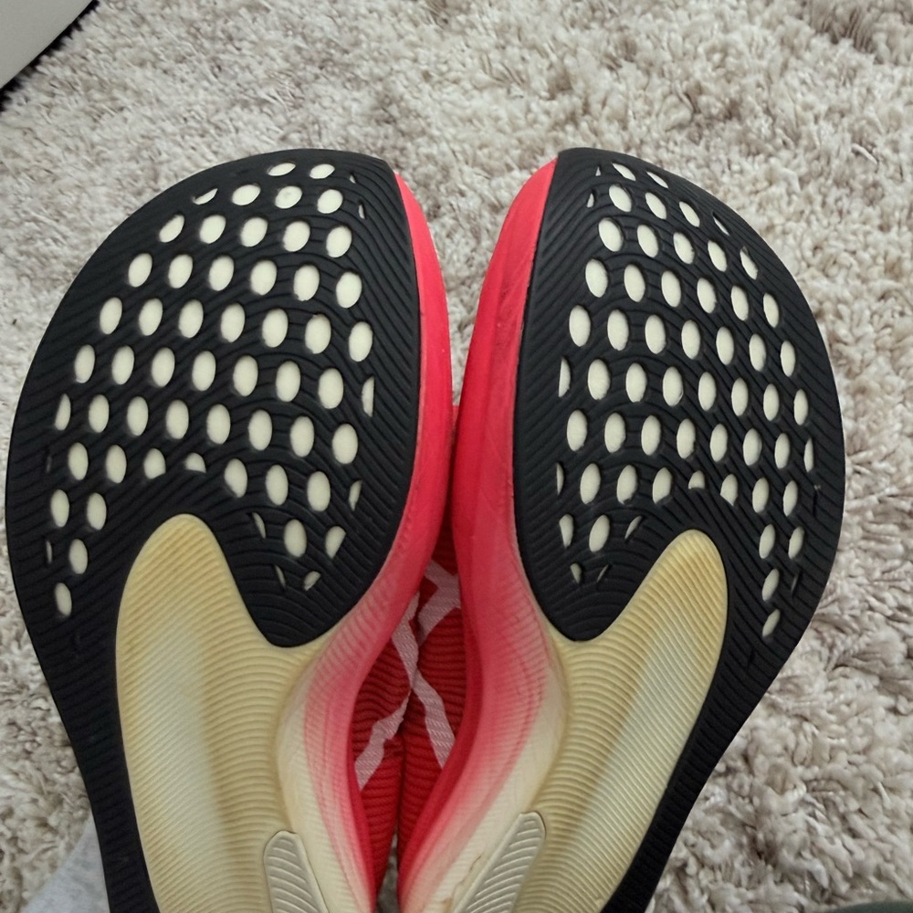 ASICS Metaspeed - Picture 4 of 5